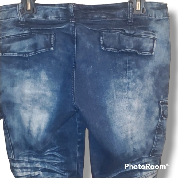 Almost Famous Distressed Mid Rise Jeans - Picture 6 of 10